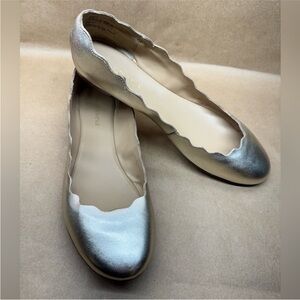 Saks Fifth Avenue Gold Leather Scalloped Ballerina Flats. Size 8.5